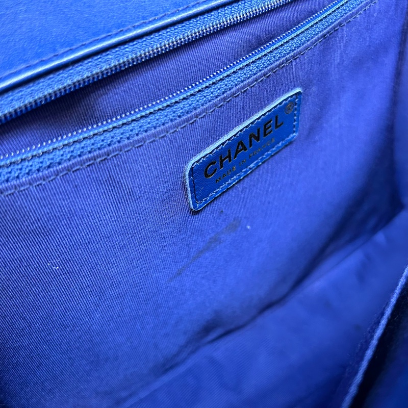 CHANEL深藍羊皮菱格紋金釦Boy30cmA67087-19