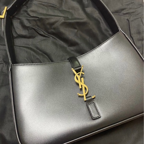 Saint Laurent 女士 LE 5 À 7光滑皮革流浪包均碼碼常規、23cm*6.5cm*16cm