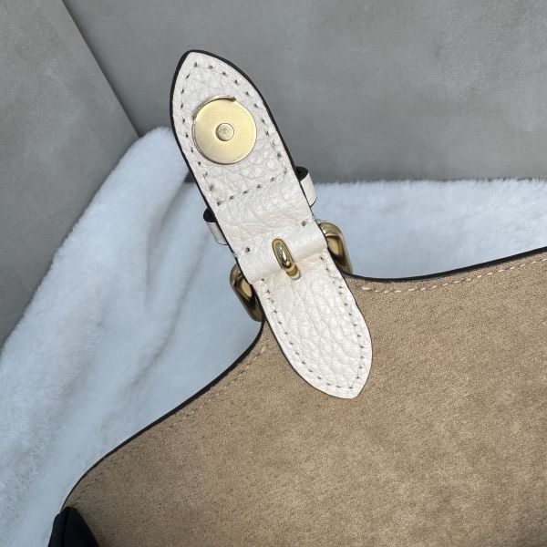 COACH Amelia 全新米白馬鞍包-18