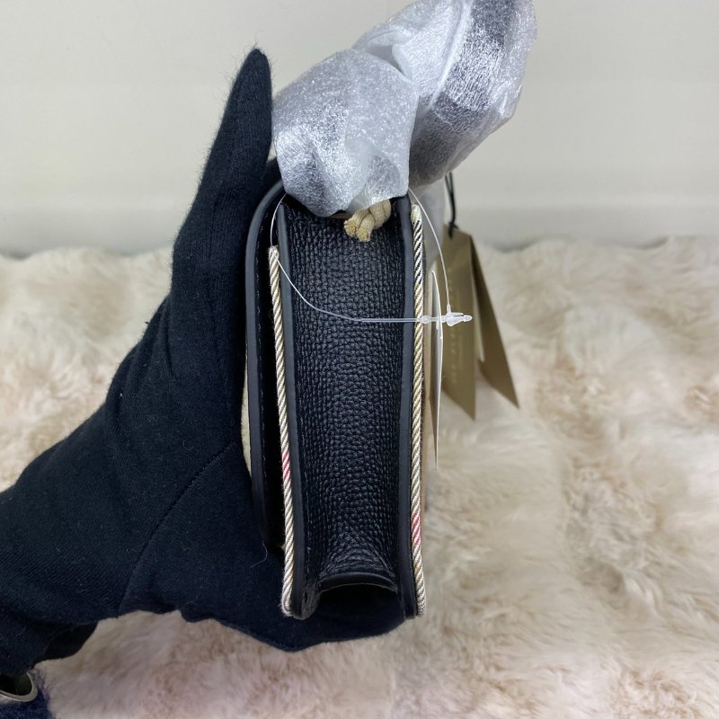 全新閒置品 BURBERRY 巴寶莉 經典格紋WOC翻蓋鏈條斜背包(黑)-2