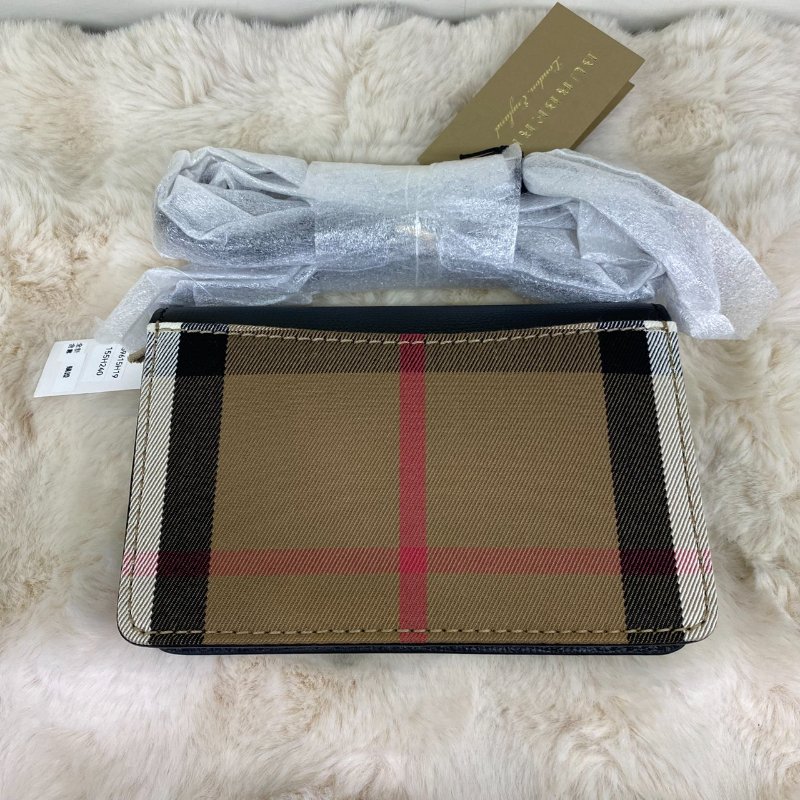 全新閒置品 BURBERRY 巴寶莉 經典格紋WOC翻蓋鏈條斜背包(黑)-3