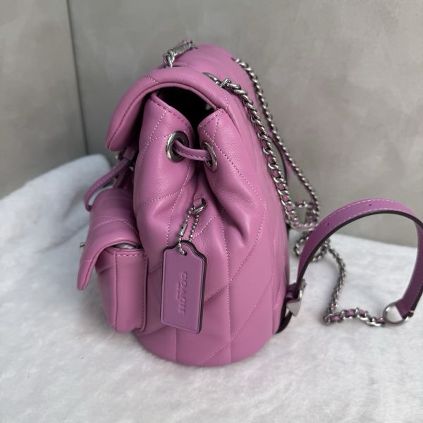 COACH Tabby 絎縫後背包-4