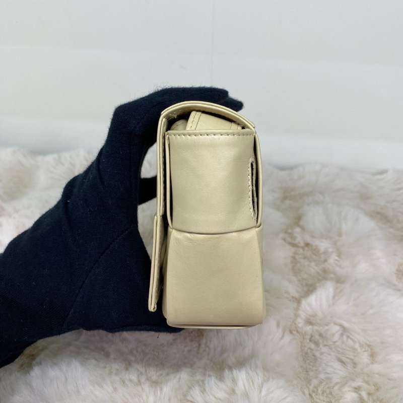 Bottega Veneta BV 編織側背方包(杏色)-1