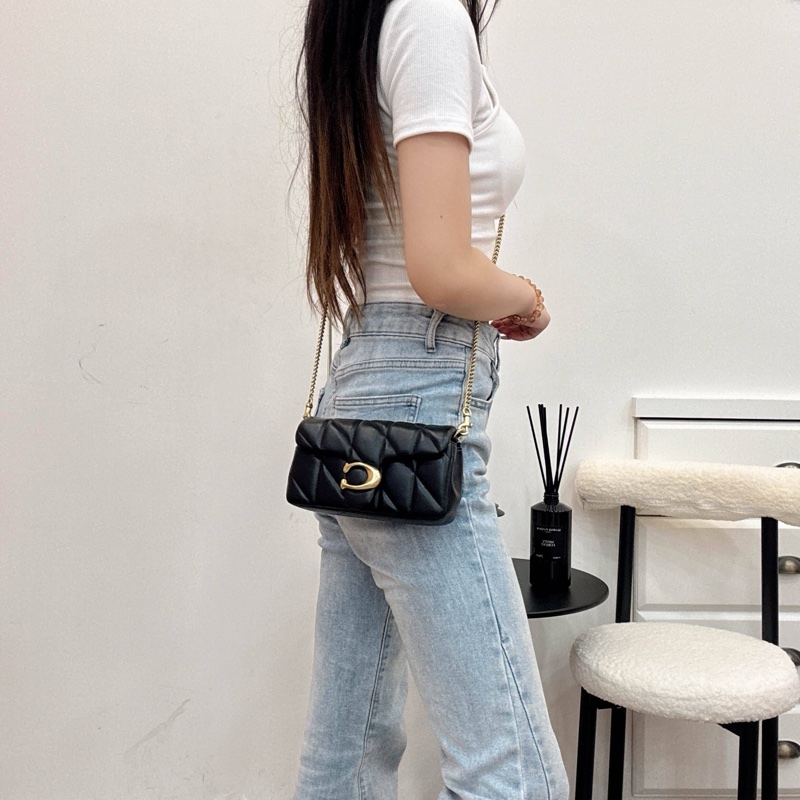 Coach Tabby 26 絎縫單肩手袋-1