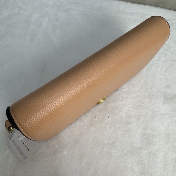 Coach 粉拋光鵝卵石斜背包-8