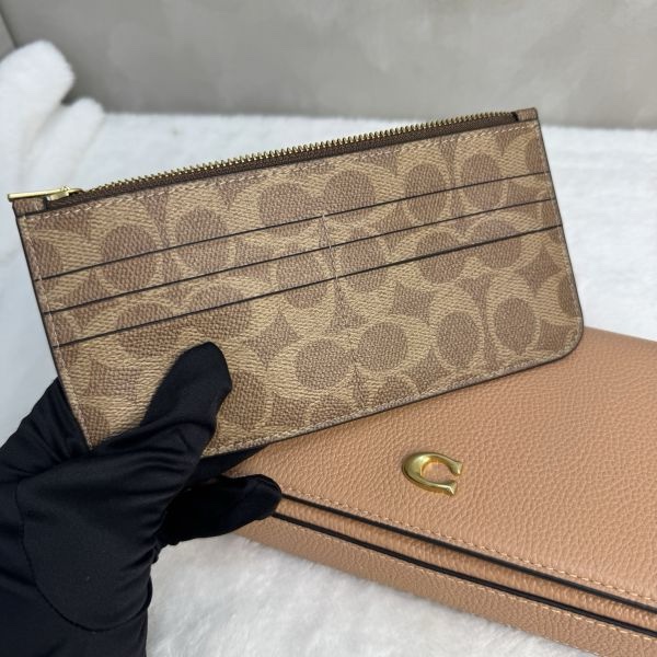 Coach 粉拋光鵝卵石斜背包-19