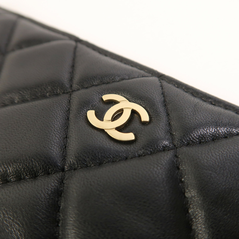 CHANEL 羊皮皮革Pouch金扣手拿包-8