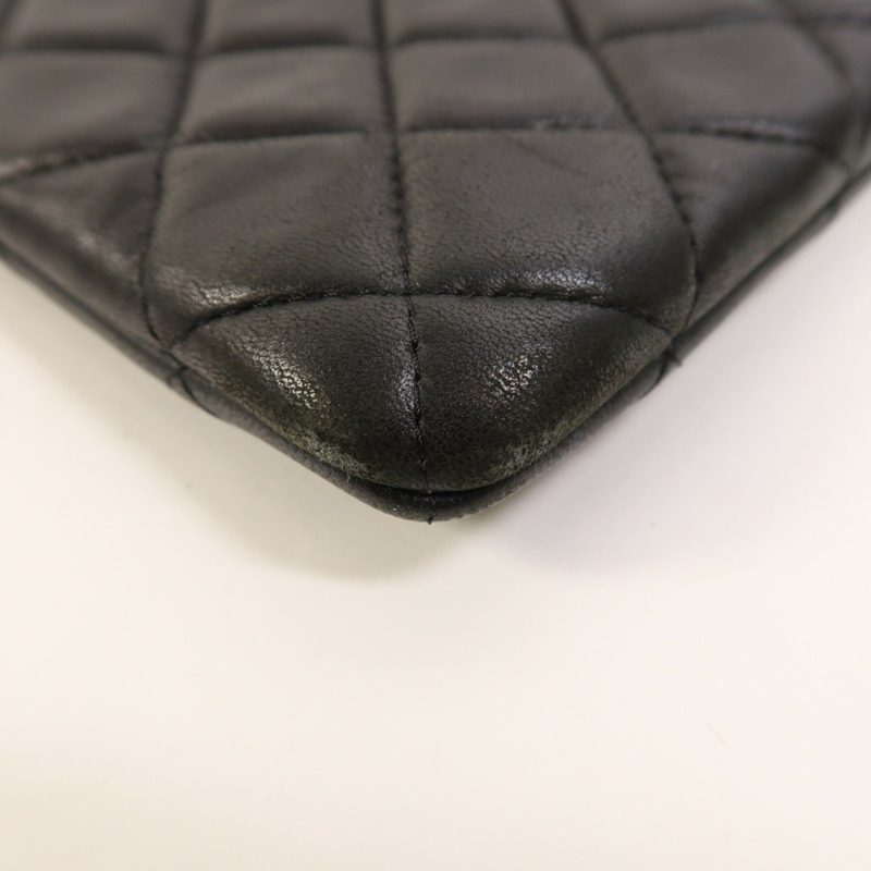 CHANEL 羊皮皮革Pouch金扣手拿包-12