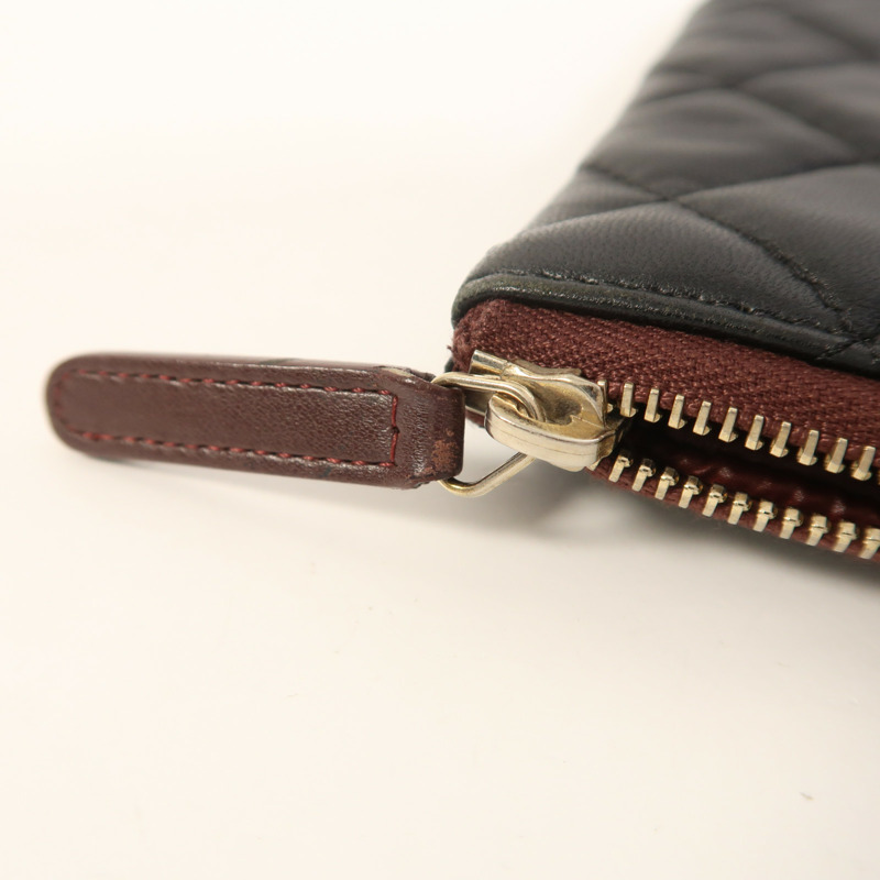 CHANEL 羊皮皮革Pouch金扣手拿包-15