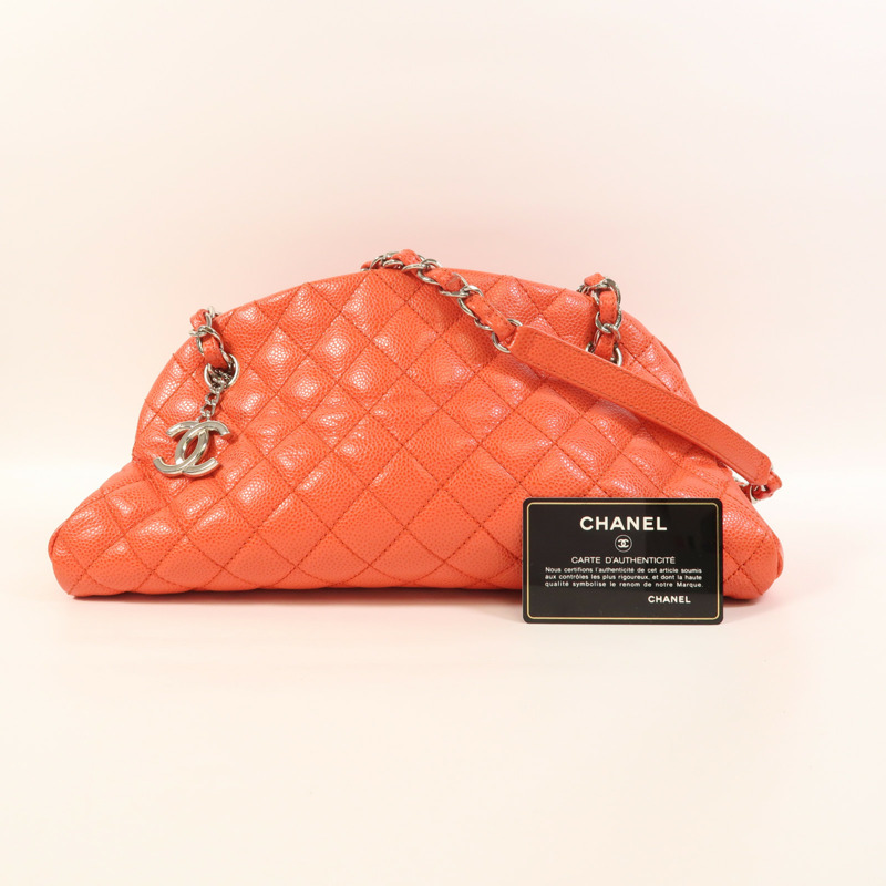 CHANEL 牛皮皮革Chain Shoulder銀扣鏈帶肩背袋-11