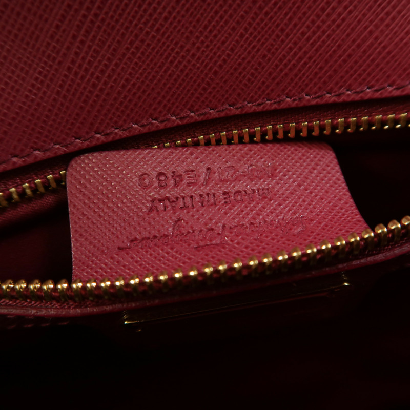 Salvatore Ferragamo Saffiano皮革Chain Shoulder金扣鏈帶肩背袋-6