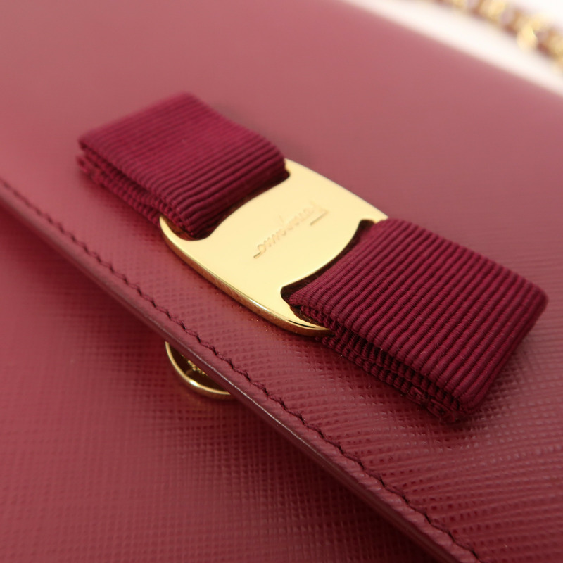 Salvatore Ferragamo Saffiano皮革Chain Shoulder金扣鏈帶肩背袋-9