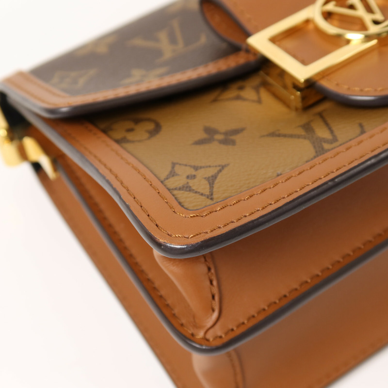 LOUIS VUITTON Monogram Reverse Mini Dauphine金扣肩背袋-9