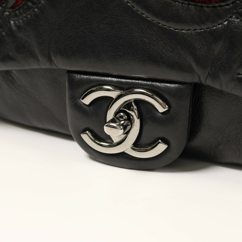 CHANEL 羊皮皮革Chain Shoulder銀扣鏈帶肩背袋-12