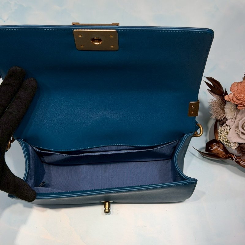 CHANEL 山型紋羊皮 BOY25-4