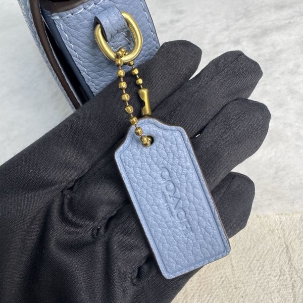 Coach 全新拋光鵝卵石斜背包-9