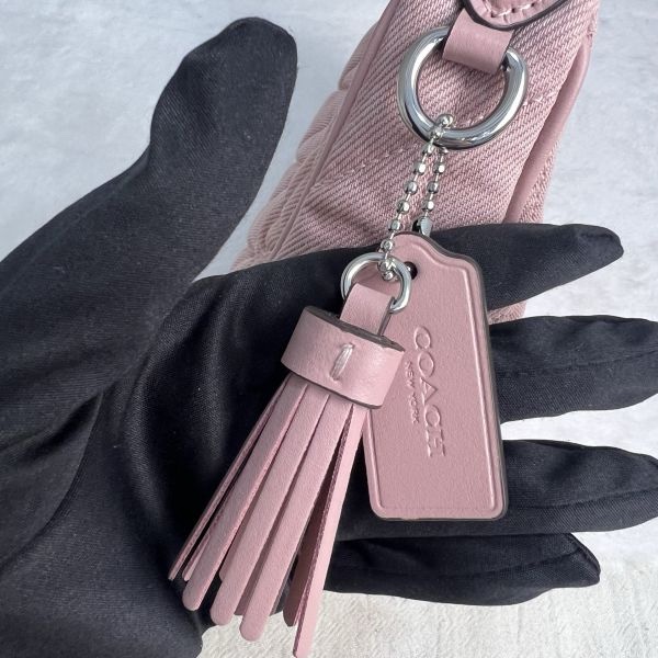 COACH 牛仔斜背兩用彎月包-7