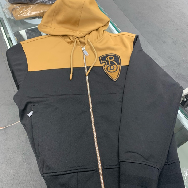 Burberry 衛衣 size M L   全新-0