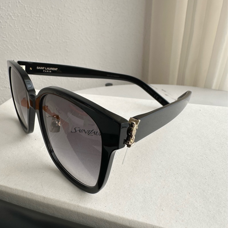 ysl超級好看顯瘦墨鏡🕶️很輕-1