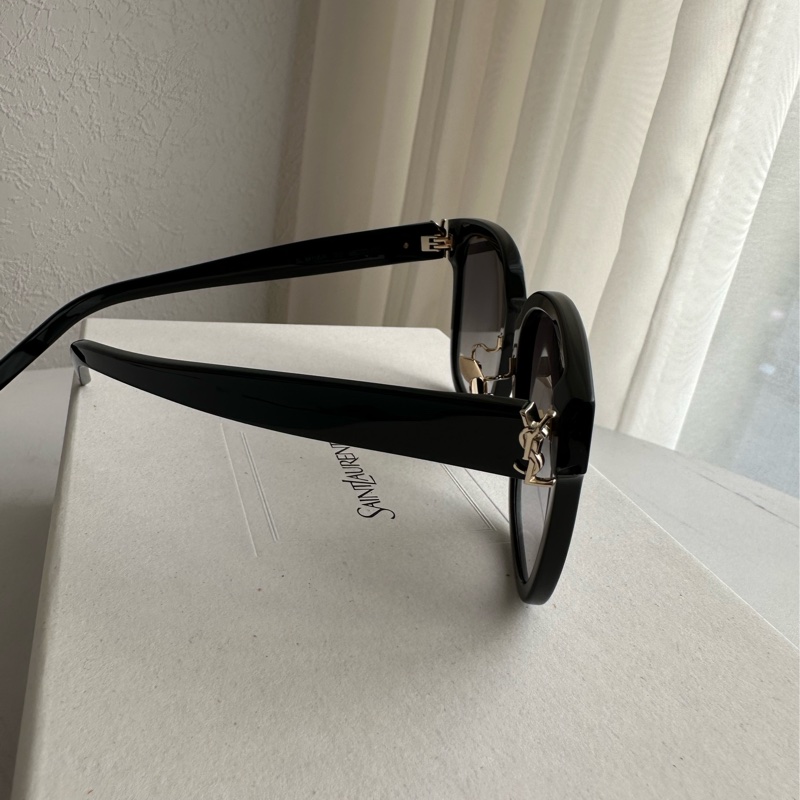 ysl超級好看顯瘦墨鏡🕶️很輕-3