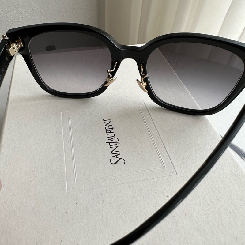 ysl超級好看顯瘦墨鏡🕶️很輕-6