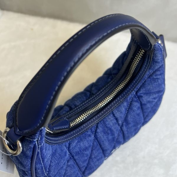 Coach 迷你斜背包-7