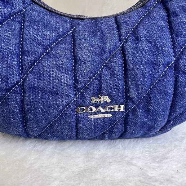 Coach 迷你斜背包-8