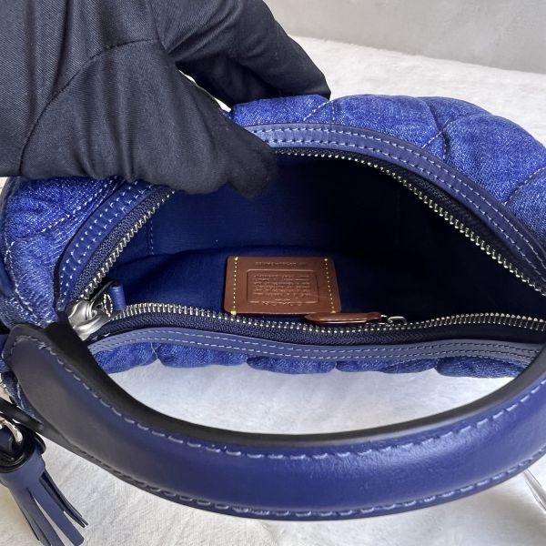 Coach 迷你斜背包-15