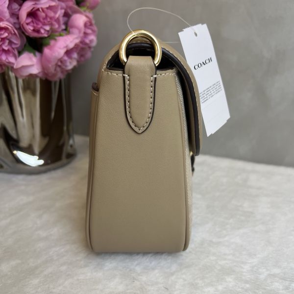 Coach 全新卡其色老花馬鞍包-5