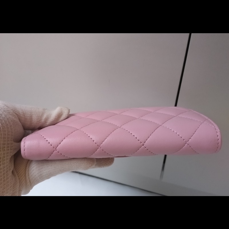 Chanel 粉羊皮菱格下蓋中夾-8