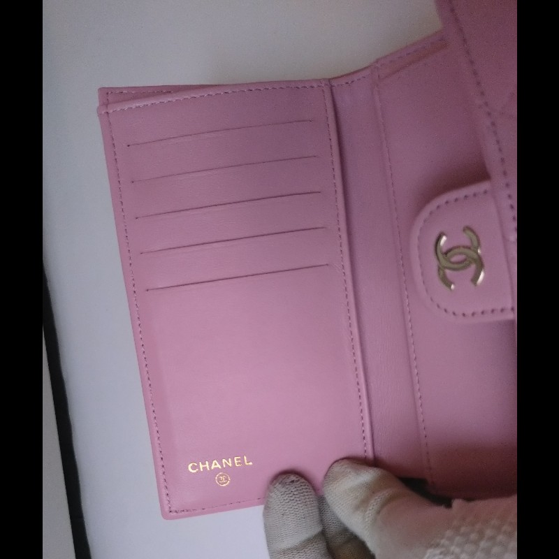 Chanel 粉羊皮菱格下蓋中夾-20