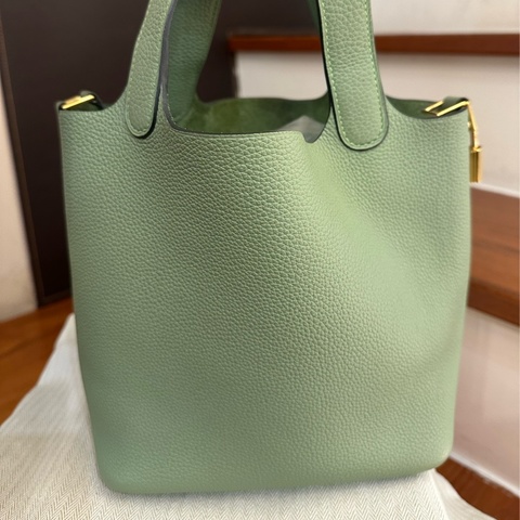 HERMES 牛油果綠PICOTIN18