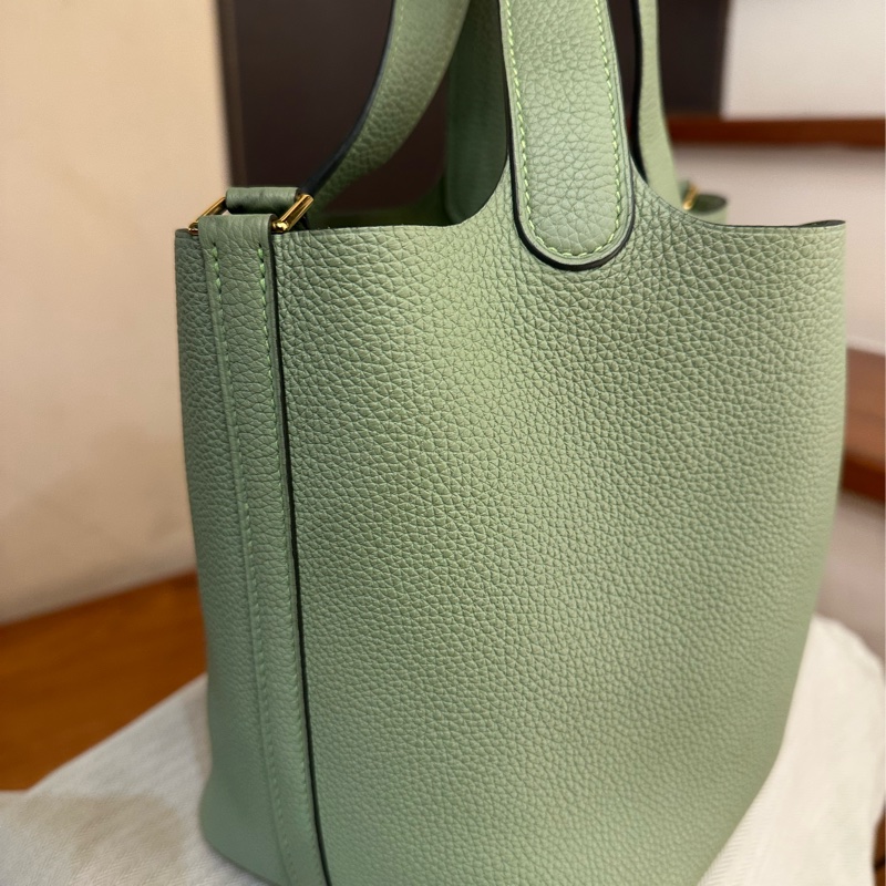 HERMES 牛油果綠PICOTIN18-2