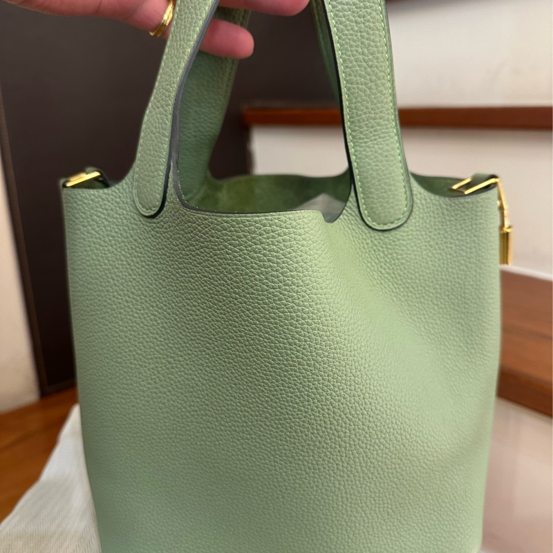 HERMES 牛油果綠PICOTIN18-19