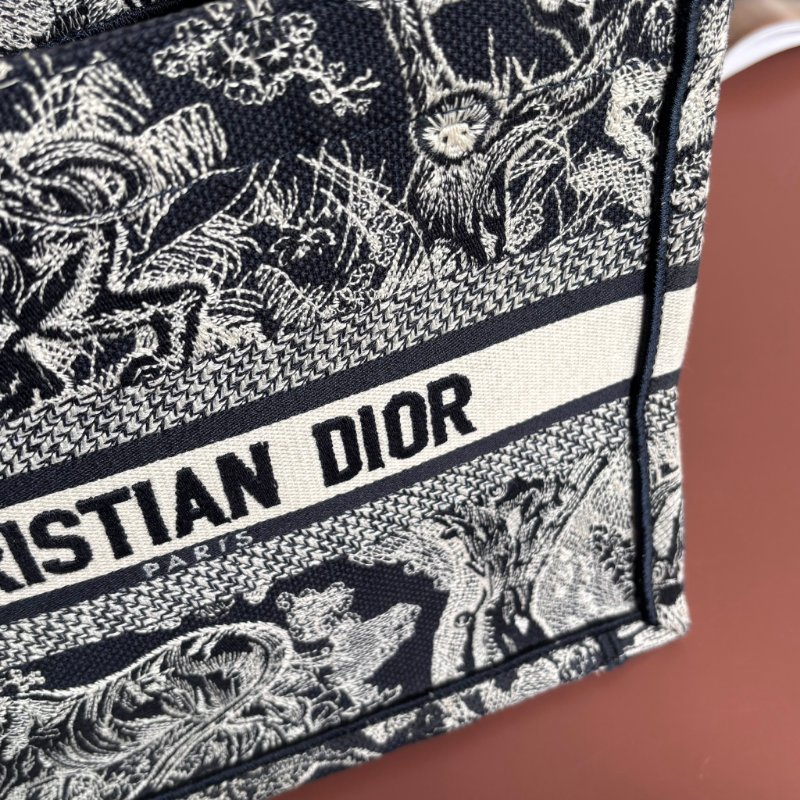 ::Christian Dior:: Dior Book Tote 老虎刺繡小型托特包 Toile de Jouy Reverse 反轉法式印花圖騰-4