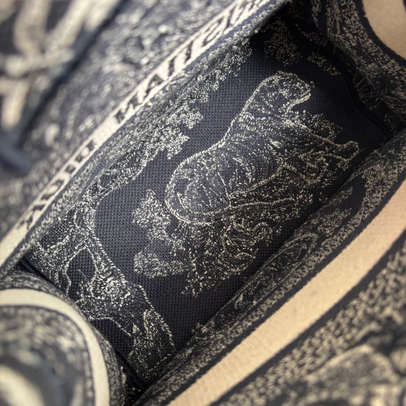 ::Christian Dior:: Dior Book Tote 老虎刺繡小型托特包 Toile de Jouy Reverse 反轉法式印花圖騰-5