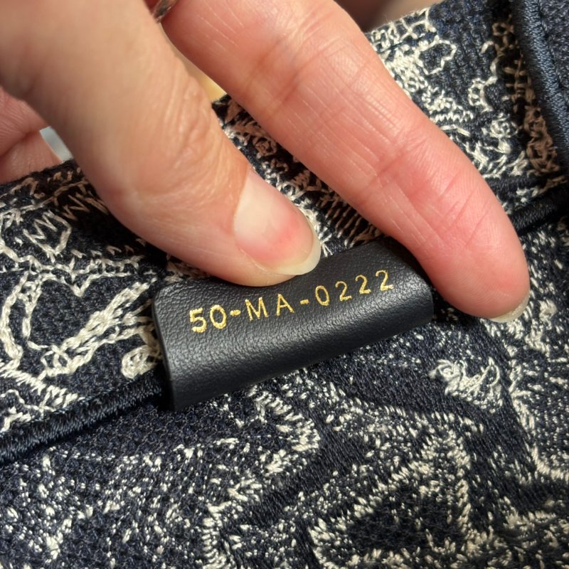 ::Christian Dior:: Dior Book Tote 老虎刺繡小型托特包 Toile de Jouy Reverse 反轉法式印花圖騰-9