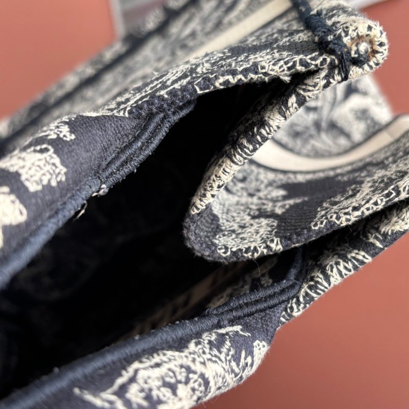 ::Christian Dior:: Dior Book Tote 老虎刺繡小型托特包 Toile de Jouy Reverse 反轉法式印花圖騰-11