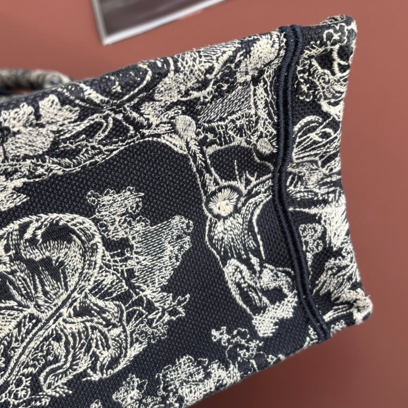 ::Christian Dior:: Dior Book Tote 老虎刺繡小型托特包 Toile de Jouy Reverse 反轉法式印花圖騰-20
