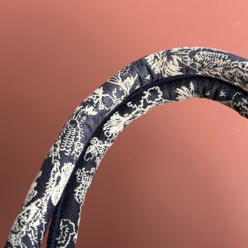 ::Christian Dior:: Dior Book Tote 老虎刺繡小型托特包 Toile de Jouy Reverse 反轉法式印花圖騰-31
