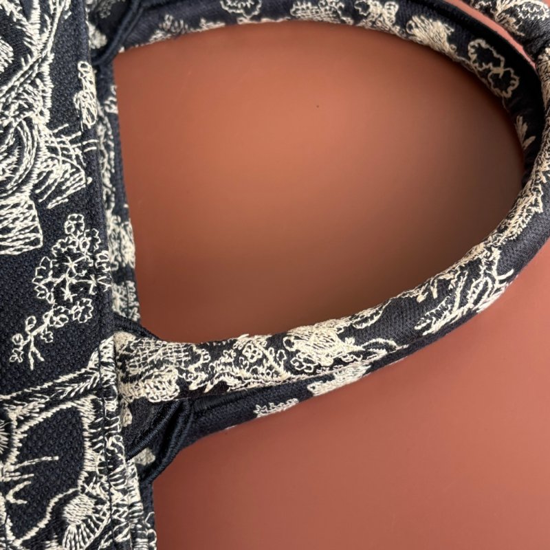 ::Christian Dior:: Dior Book Tote 老虎刺繡小型托特包 Toile de Jouy Reverse 反轉法式印花圖騰-33