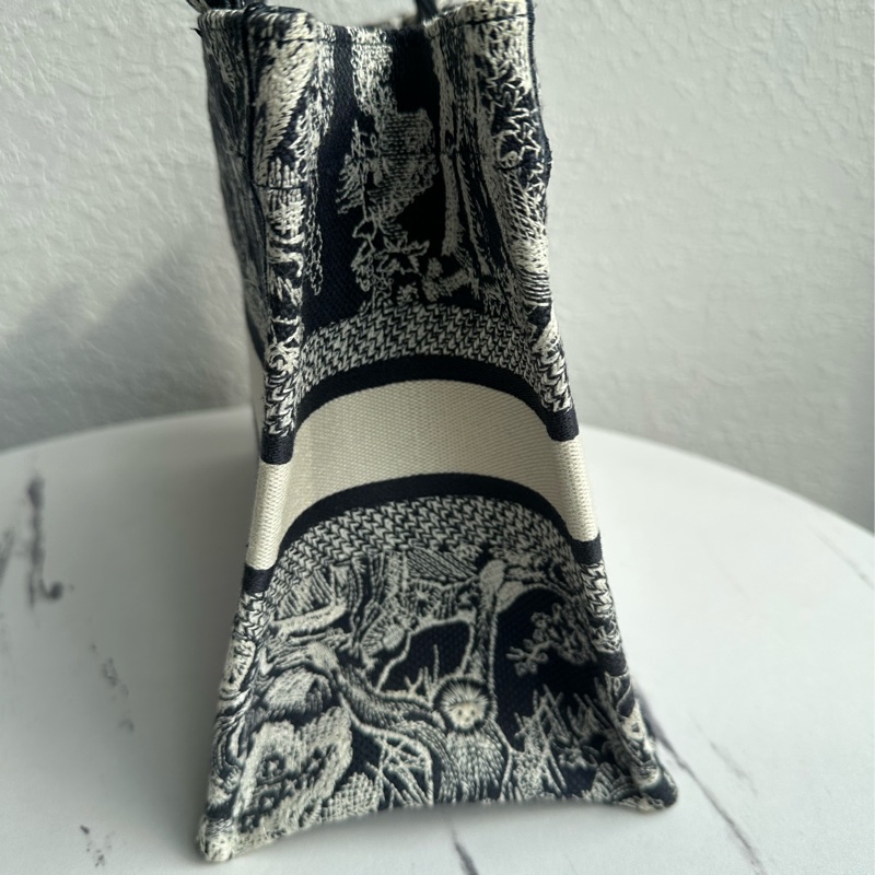 Dior 刺繡動物托特包PM 全館最低-4