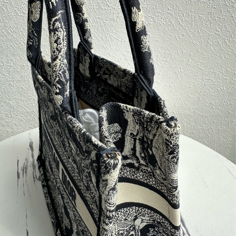 Dior 刺繡動物托特包PM 全館最低-6