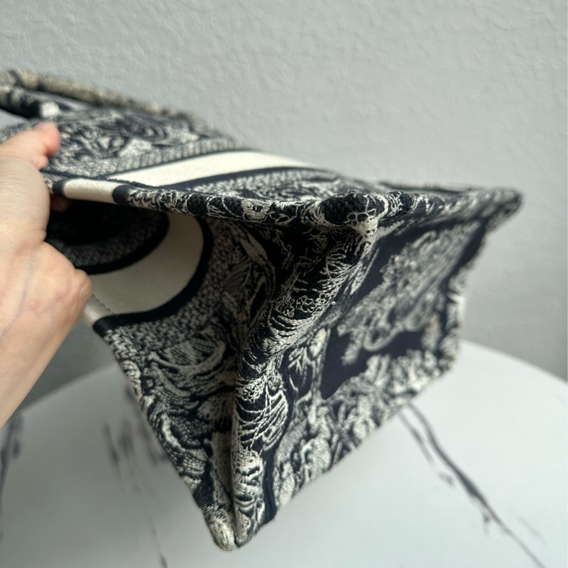 Dior 刺繡動物托特包PM 全館最低-10