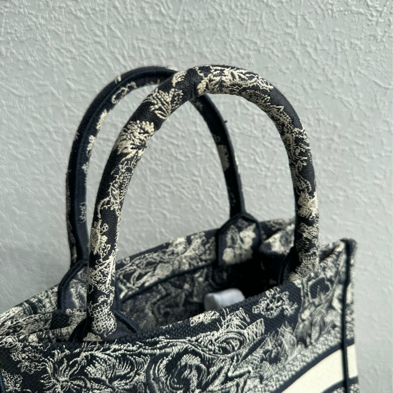 Dior 刺繡動物托特包PM 全館最低-11