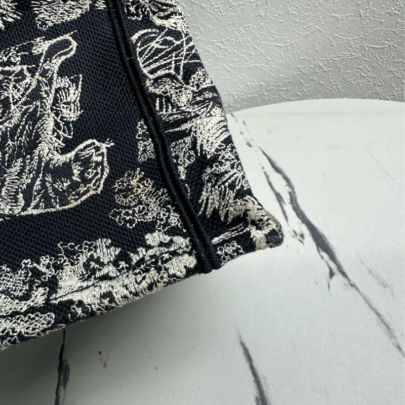Dior 刺繡動物托特包PM 全館最低-14