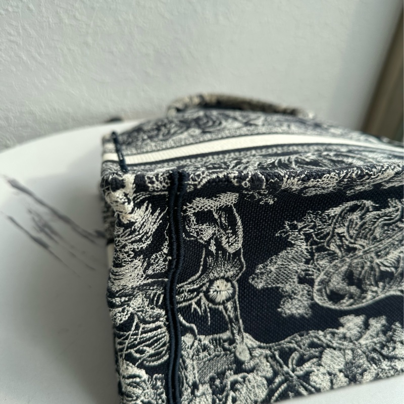 Dior 刺繡動物托特包PM 全館最低-17