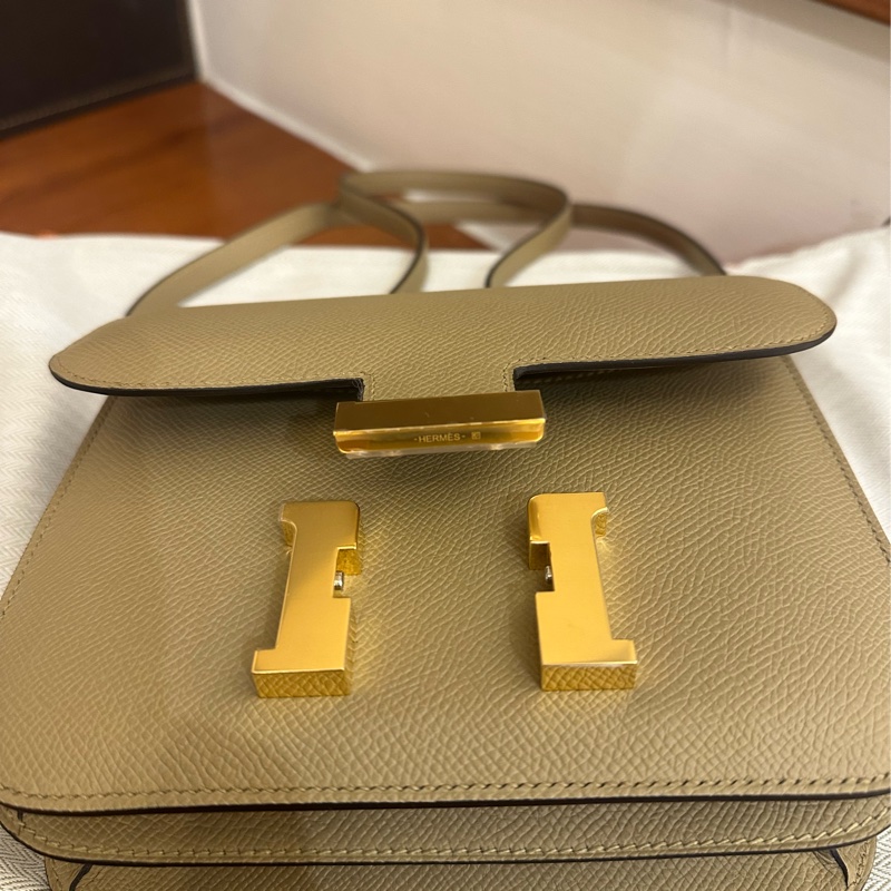 HERMES 新色💕塵埃灰金釦康康19斜背包 未使用-8