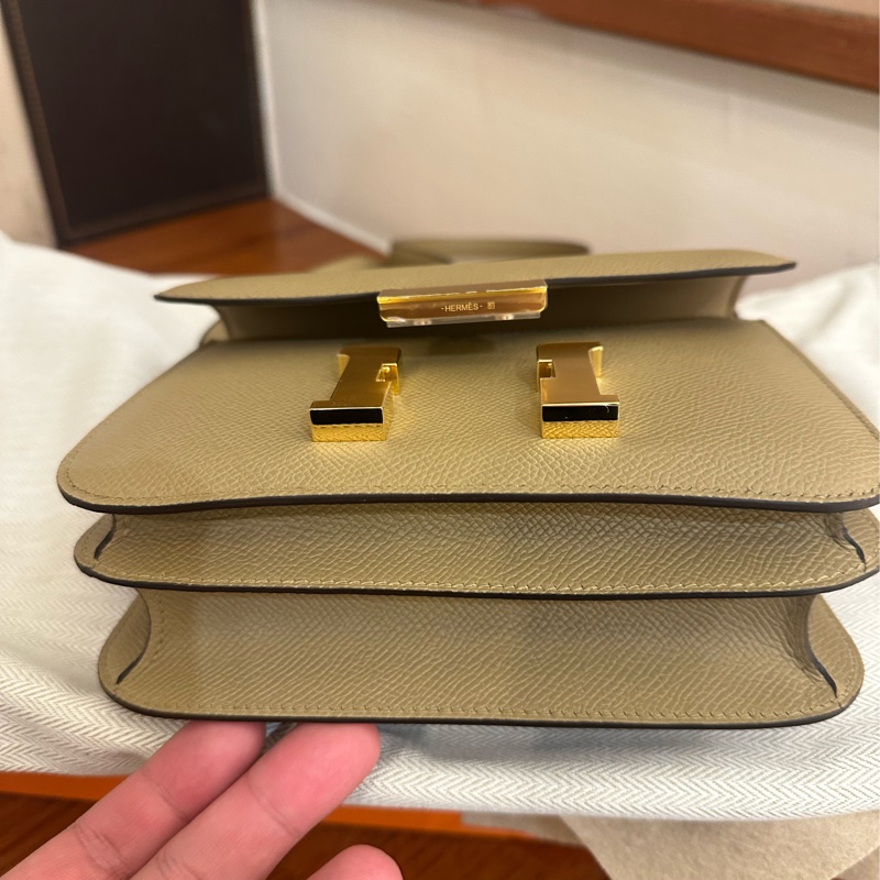 HERMES 新色💕塵埃灰金釦康康19斜背包 未使用-16