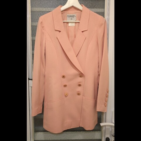 Chanel 粉色雙排釦長版外套